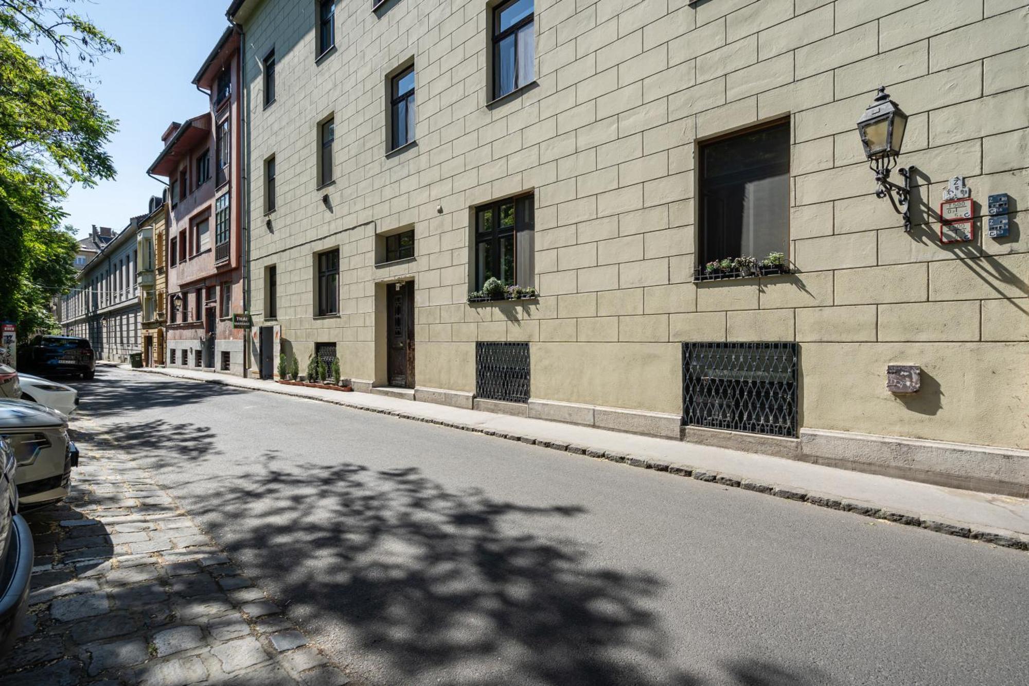 Castle Chainbridge Apartment Budapest Esterno foto