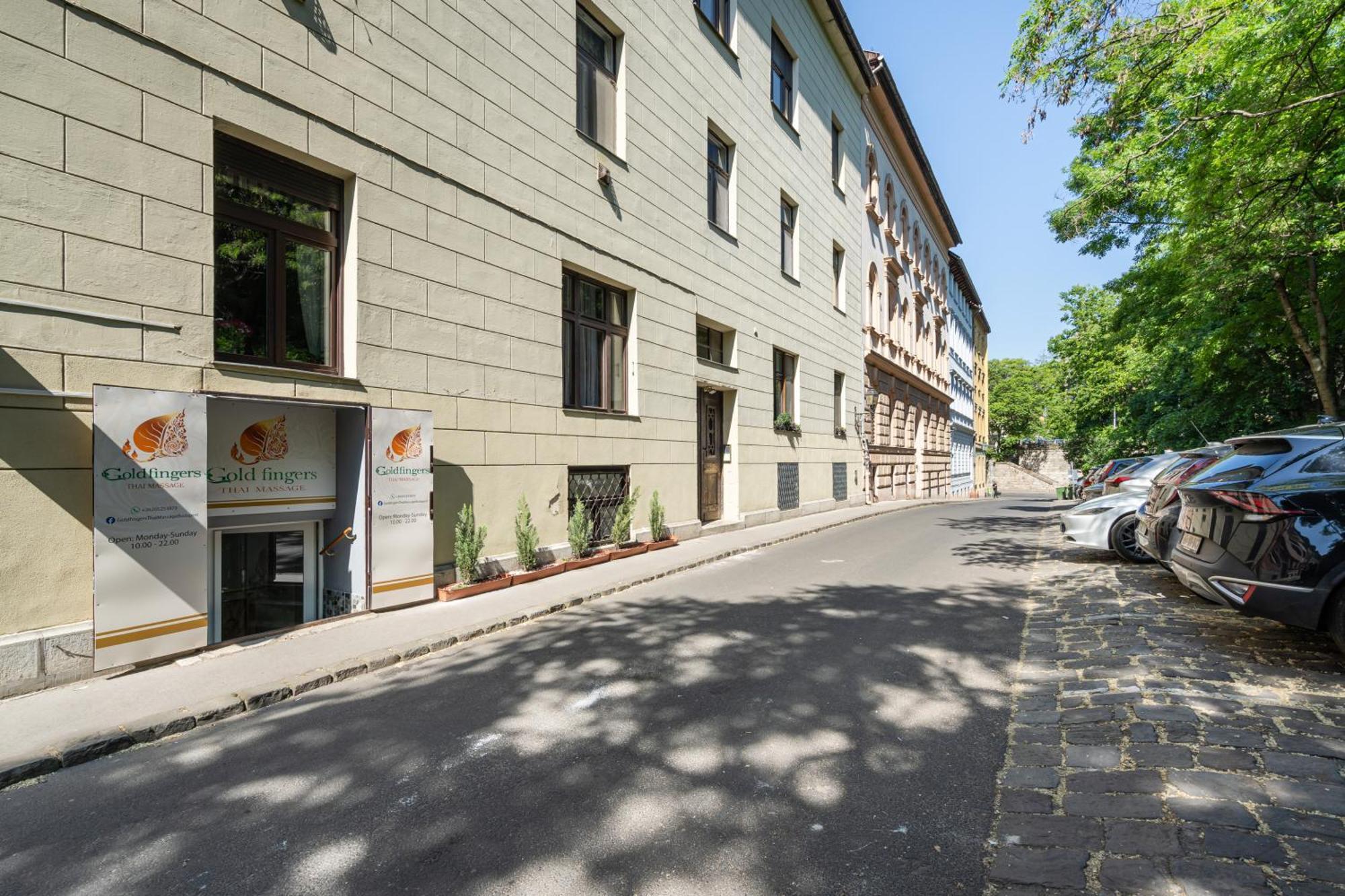 Castle Chainbridge Apartment Budapest Esterno foto
